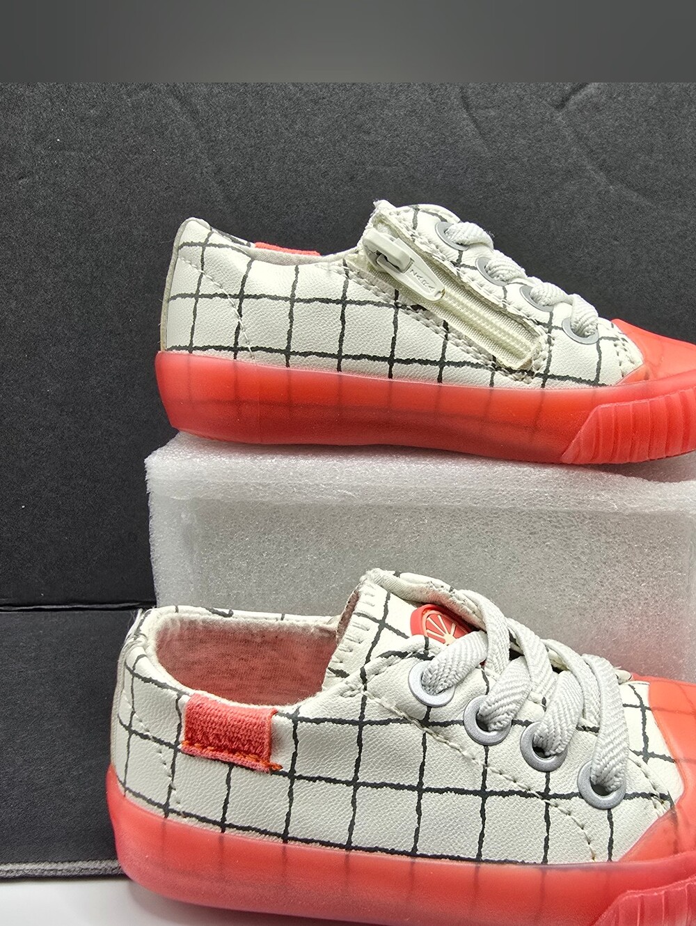Kids Size 4.5 Sneakers Shoes Pink White Zara Checked Trainers with Side-Zippers